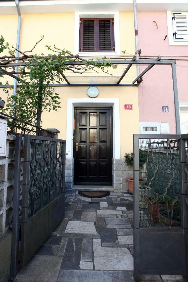 Apartment Svobode イゾラ エクステリア 写真
